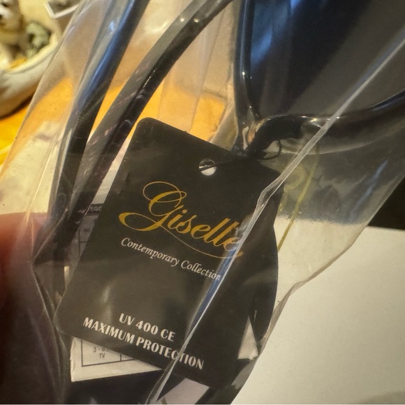 Giselle Contemporary Collection Sunglasses NWT - Picture 7 of 8